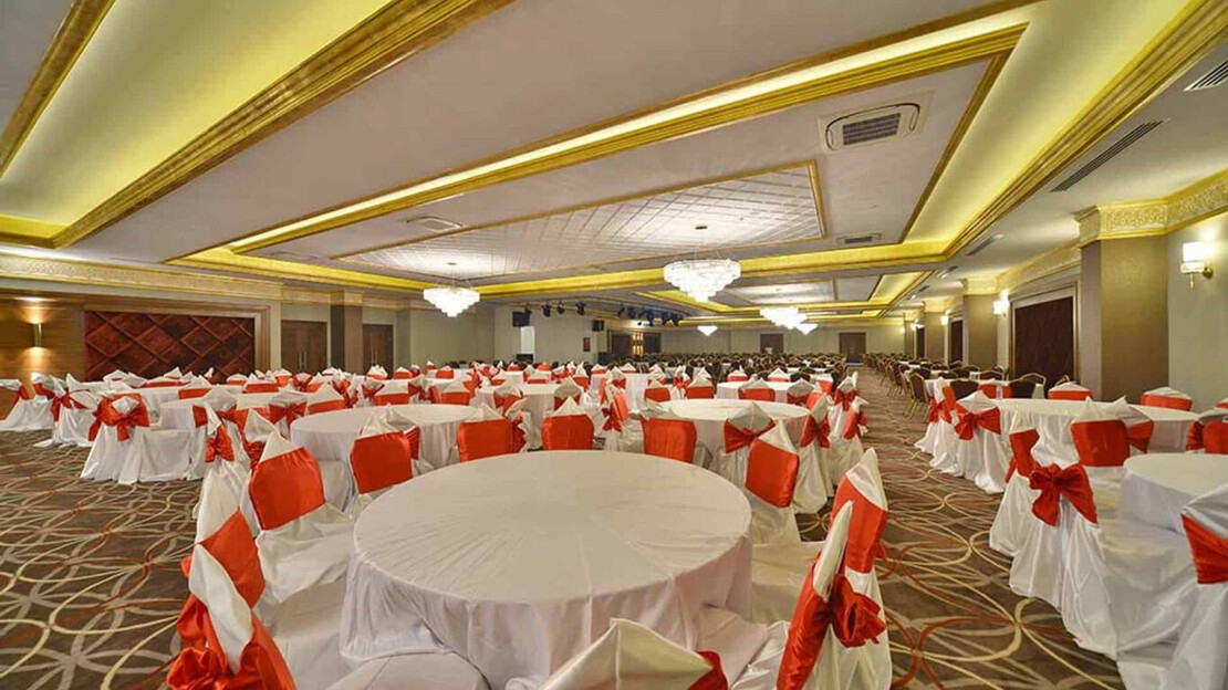 Side Crown Charm Palace